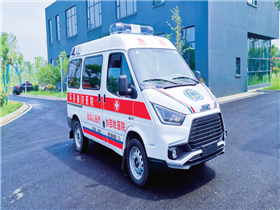 江鈴特順短軸救護(hù)車(chē)