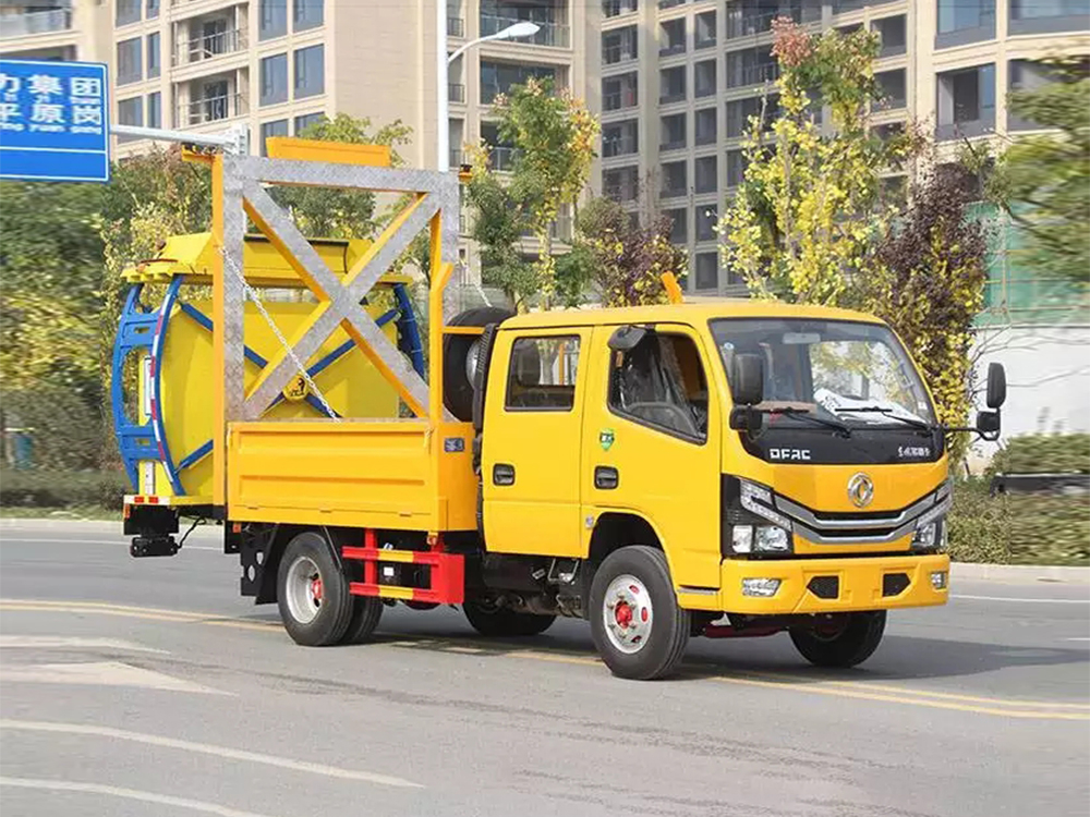 東風(fēng)多利卡D6雙排防撞緩沖車(chē)